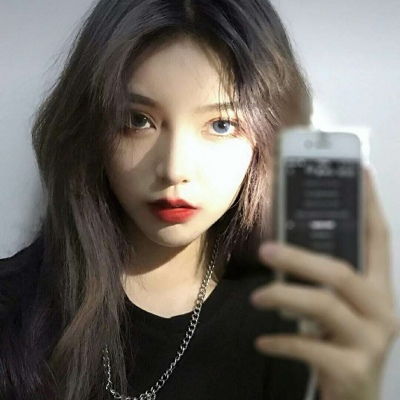 张雪峰社交平台账号头像已变成黑白色