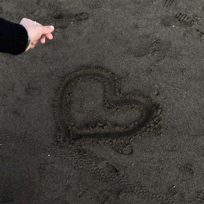 机器人造机器人!新华社走进海康...